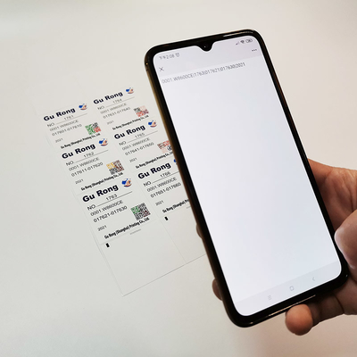 Etiqueta variável lustrosa dos dados que imprime etiquetas impermeáveis do código de BOPP Qr