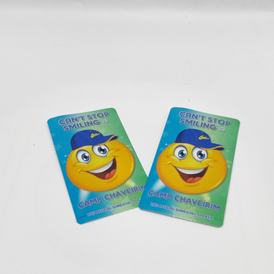 Etiquetas impermeáveis cortadas feitas sob encomenda ovais do vinil dos desenhos animados BOPP CMYK das etiquetas de Pantone